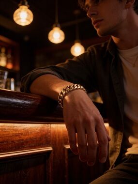 Men's Polished Gold Curb Bracelet - Sleek Chain Link